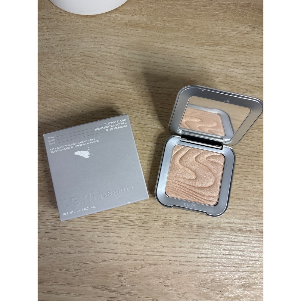 r.e.m. beauty Interstellar Highlighter Topper Miss Mercury Champagne Gold 8g